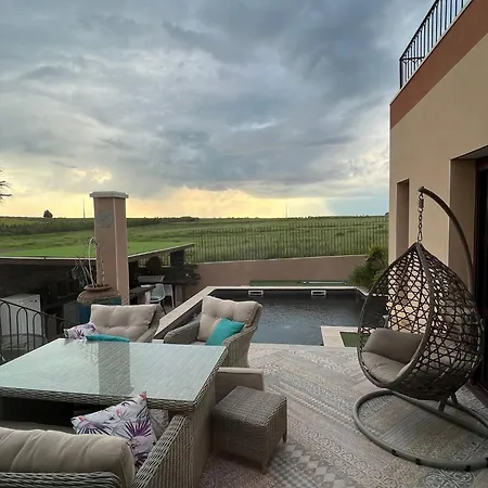 Magnifique Atypique De 230 M2 Avec Patio Interieur Villa *